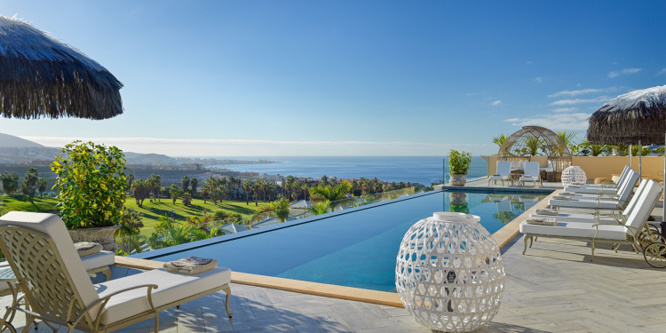 Royal River Luxury Hotel©