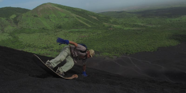Esquiar por los volcanes de Nicaragua