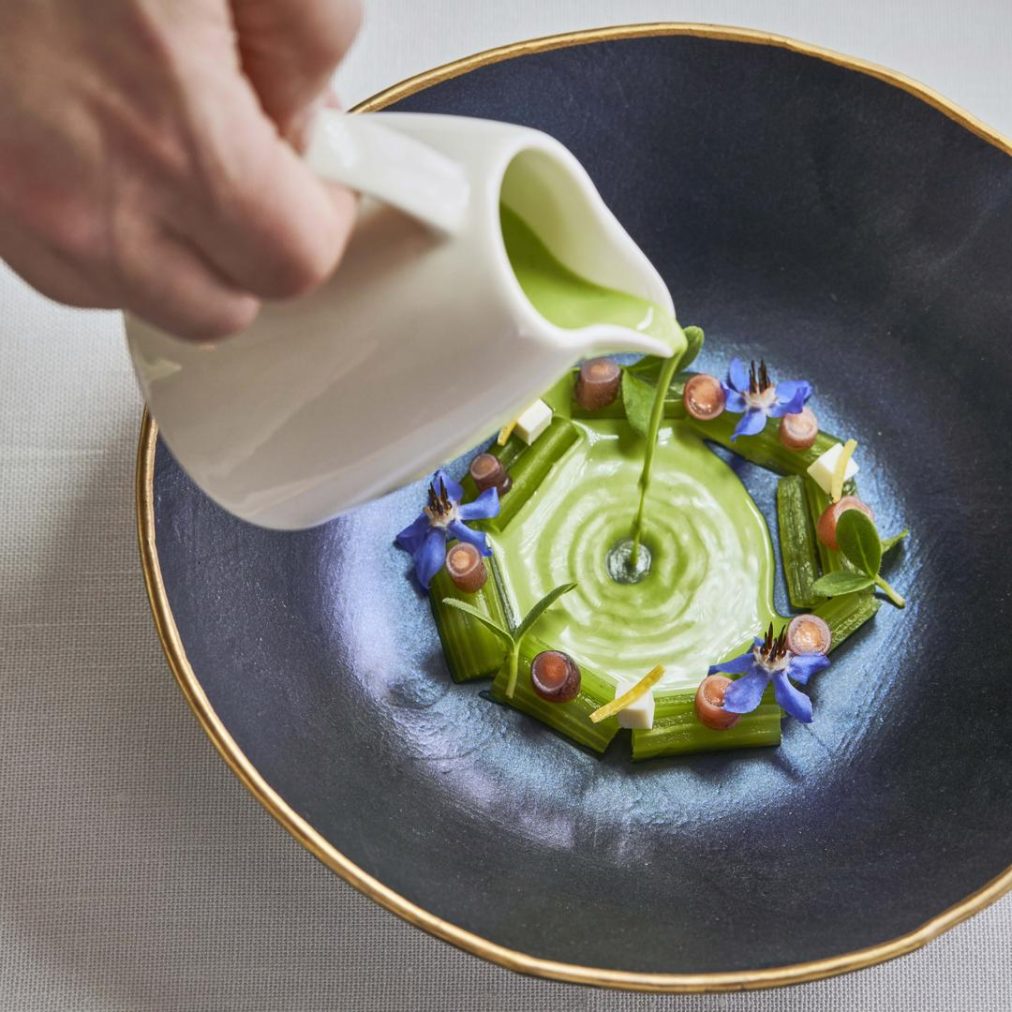 5 Curiosidades Sobre La Gu A MICHELIN 2024 The Showroom Mag   IMG 3537 1012x1012 