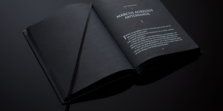 © Mono Chrome Books